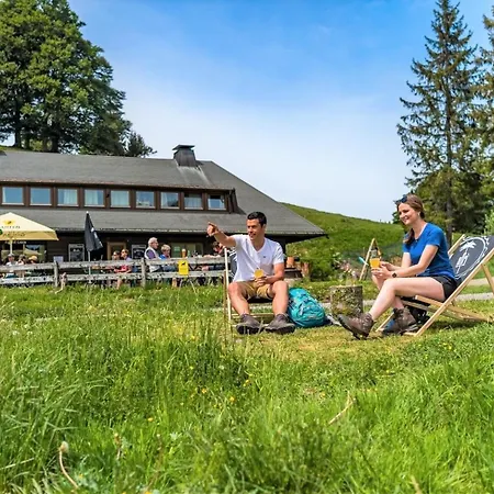 Almgasthaus Knoepflesbrunnen Vierbettzimmer 1 Utzenfeld
